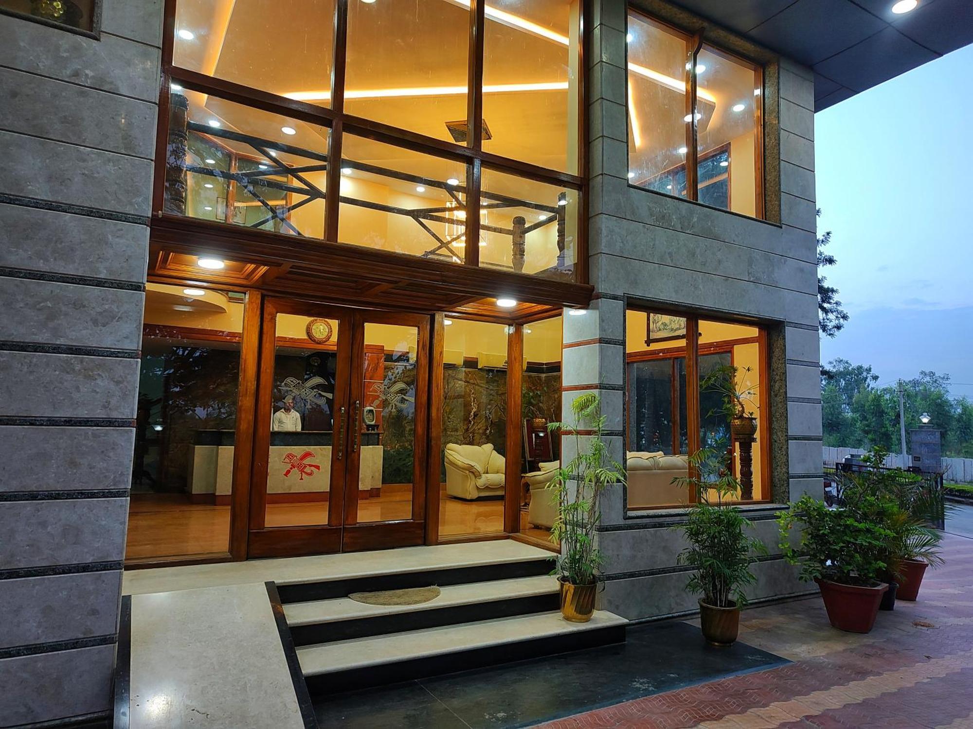 Hotel Presidency Kempegowda International Airport Бенґалуру Екстер'єр фото